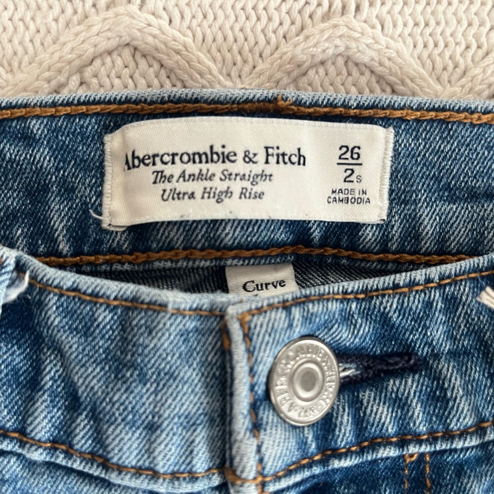Abercrombie & Fitch Distressed Ankle Straight Hi-Rise Jeans Women’s Size 2 - Picture 16 of 16